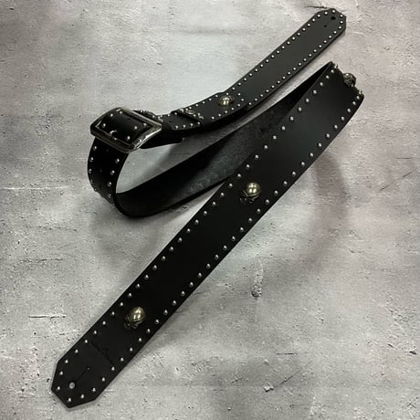 【 50mm Width Hard Leather Guitar Strap / Side Round & Six Skull Spots Design 】