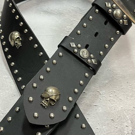 【 50mm Width Hard Leather Guitar Strap / Side Round & Six Skull Spots Design 】