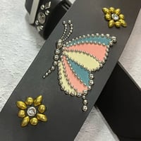 【 60mm Width Hard Leather Guitar Strap / Butterfly & Flower Spots Design 】