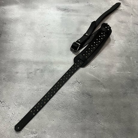 【 30mm Width Hard Leather Guitar Strap / 2×1Row Conical Pyramid Spots Design 】