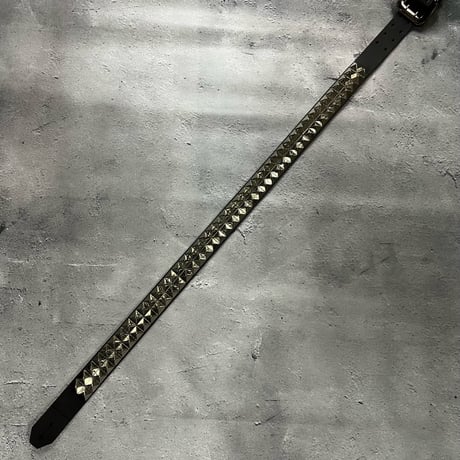 【 35mm Width Hard Leather Guitar Strap / 2Row 15mm Pyramid Spots Design 】