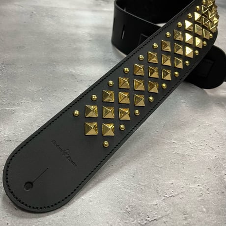 【 62mm Width Hard Leather Guitar Strap（Insert Adjustment Type）/ 12mm Pyramid Spots Laid Design 】