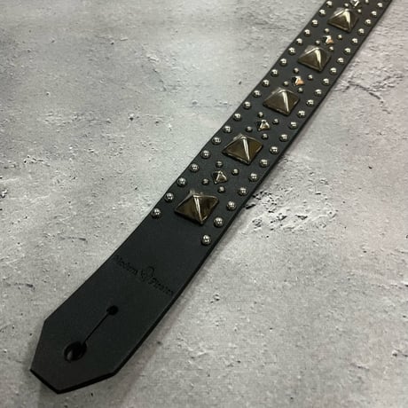 【 35mm Width Leather Guitar Strap / Side Round Center Mix Pyramid Spots 】