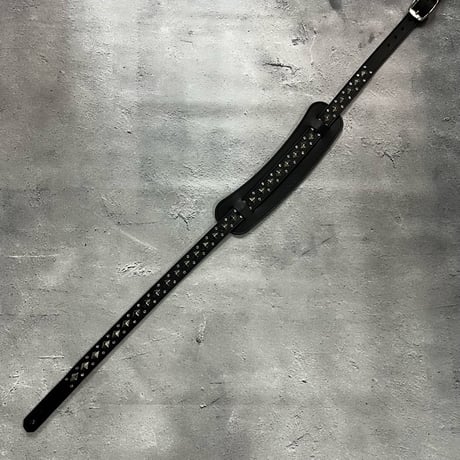 【 24mm Width Hard Leather Guitar Strap / 1Row Dia Pyramid Spots & Rhinestone Design 】