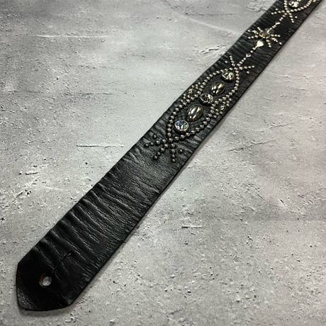 【 42mm Width Vintage Leather Guitar Strap / Vintage Spots Design 002（Black）】（SUGIZO Model）