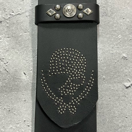 【 50mm Width Hard Leather Guitar Strap / Modern Pirates Six Skull Spots Design 】