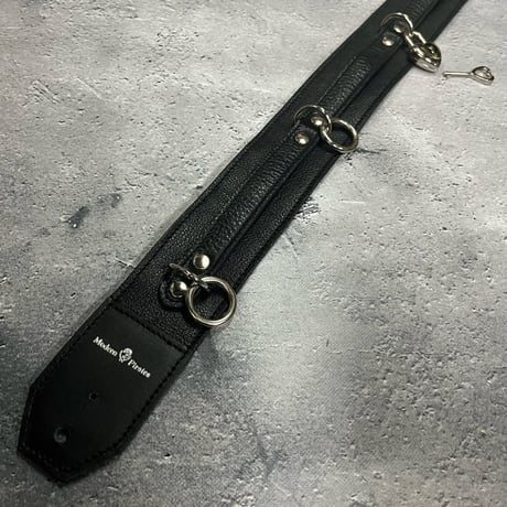 【 50mm Width Soft Leather Guitar Strap / Ring & Heart Key Design 】