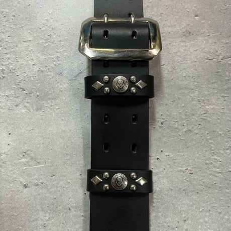 【 42mm Width Hard Leather Guitar Strap / 3Row 12mm Pyramid Spots Design 】