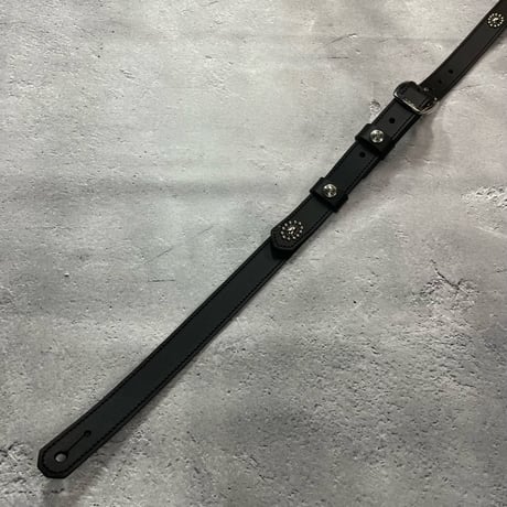 【 24mm Width Hard Leather Guitar Strap / Oval Surrounded Round Spots Design 】
