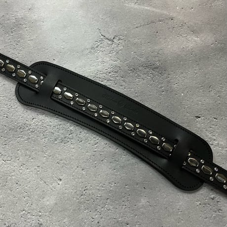 【 24mm Width Hard Leather Guitar Strap / 1Row Hexagon Spots & Rhinestone Design 】