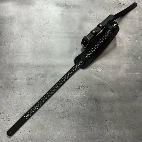 【 24mm Width Hard Leather Guitar Strap / 1Row Hexagon Spots & Rhinestone Design 】