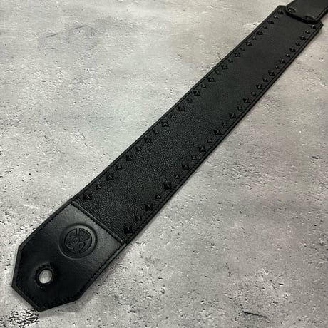 【 70mm Width Soft Leather Bass Strap / Black Pyramid Spots Design 】(IKUO Model)