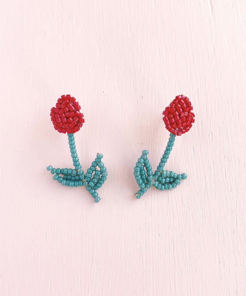 お花ビーズ刺繍ピアス 【チューリップ】 | asami otomo お花ビーズ刺繍ピアス 【チューリップ】 | asami otomo