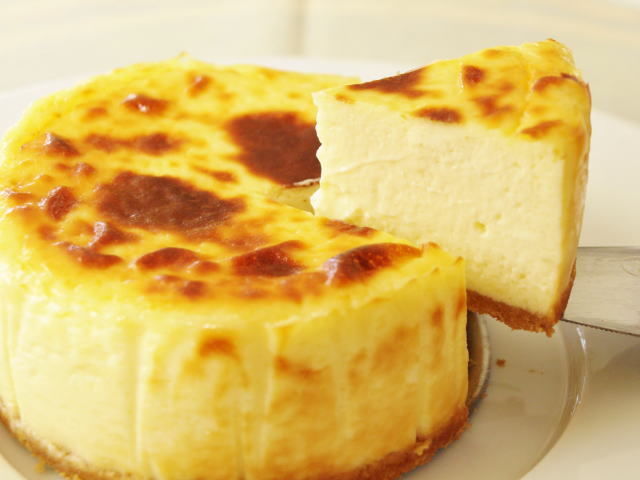 プレミアム伝統的濃厚チーズケーキ（送料無料） | オステルリー