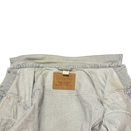 00s Levi’s 70598 Relaxed Trucker Jacket