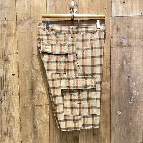 Levi’s Cotton Cargo Check Shorts