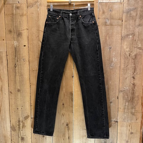 01’s Levi’s 501  Black Denim Pants W30