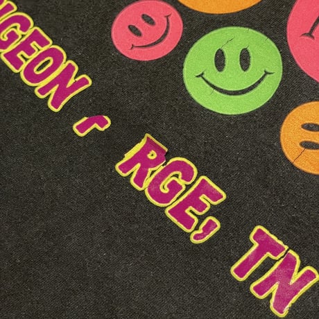 00s- FRUIT OF THE LOOM Smiley Face T-Shirt