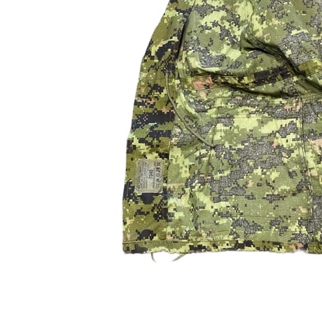 ‘05 CANADIAN ARMY Poly/Cotton Combat Jacket