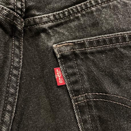 01’s Levi’s 501  Black Denim Pants W30