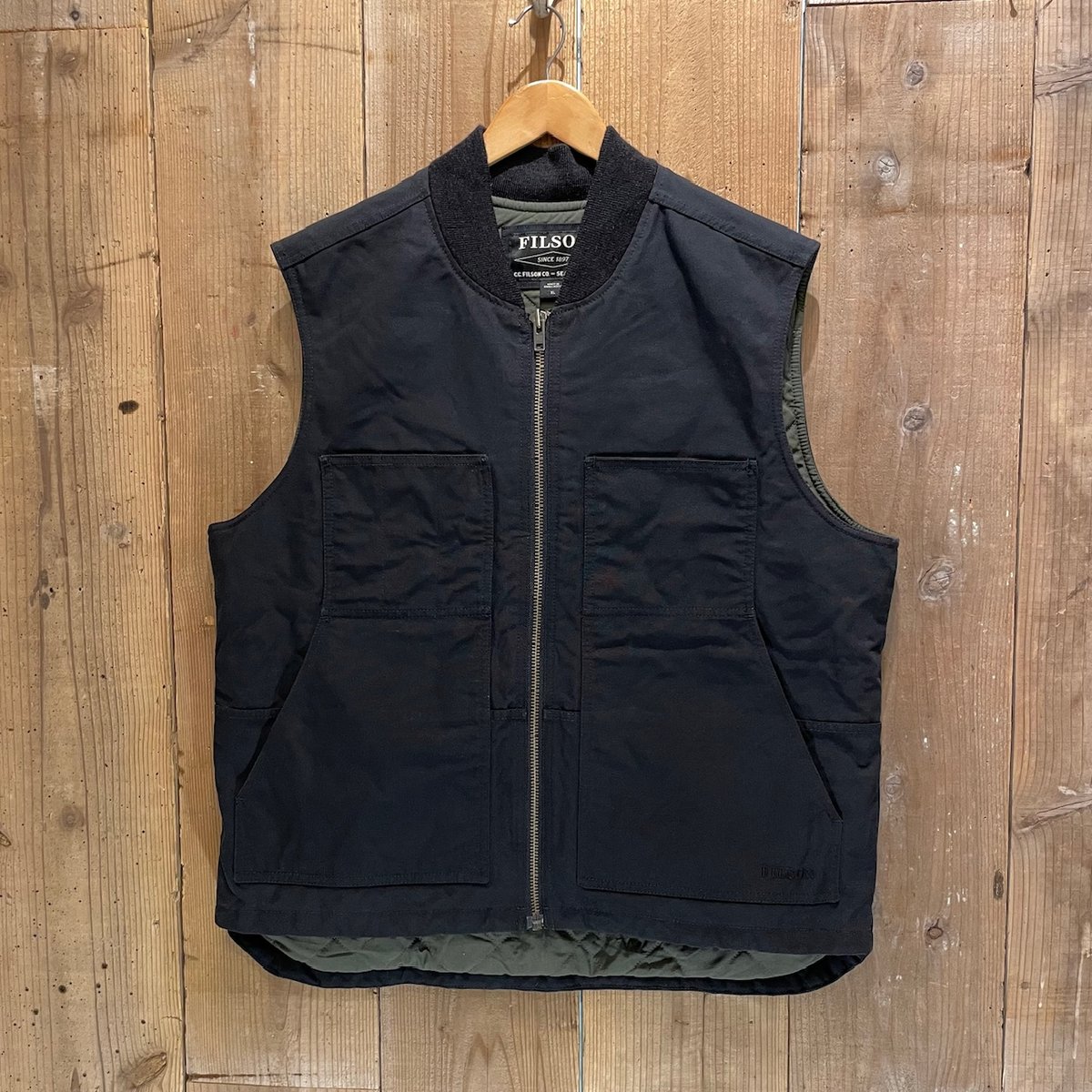 FILSON Primaloft Lined Nylon/Cotton Cruiser Ves FILSON Primaloft Lined Nylon/Cotton Cruiser Ves