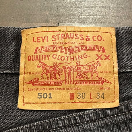 01’s Levi’s 501  Black Denim Pants W30