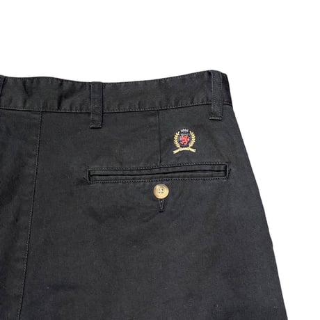 00s- Tommy Hilfiger Two Tuck Black Chino Shorts