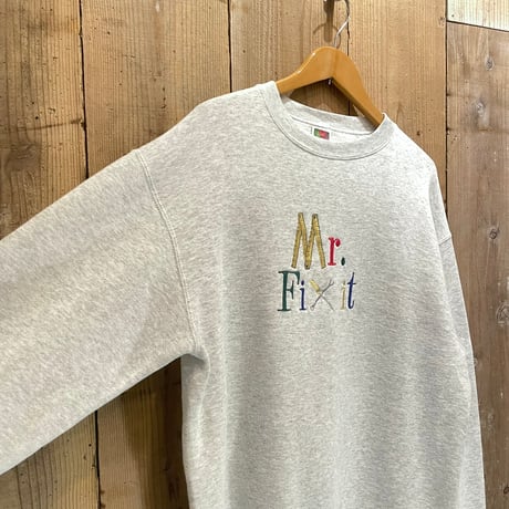 90’s~ FRUIT OF THE LOOM Embroidered Sweat Shirt