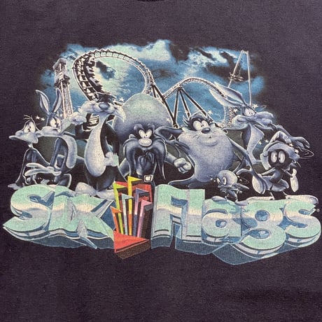 01's LOONEY TUNES × Six Flags Printed T-Shirt