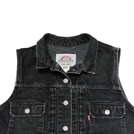 90s Levi’s 77599-0260 Black Denim Vest