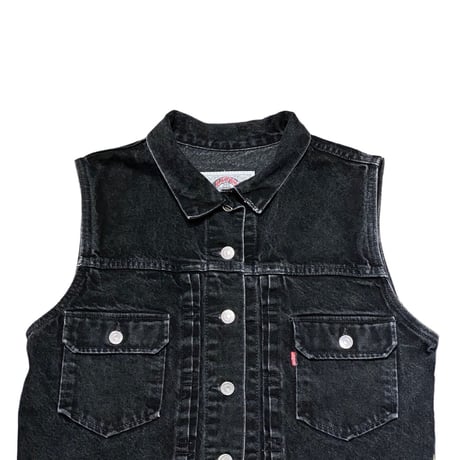 90s Levi’s 77599-0260 Black Denim Vest