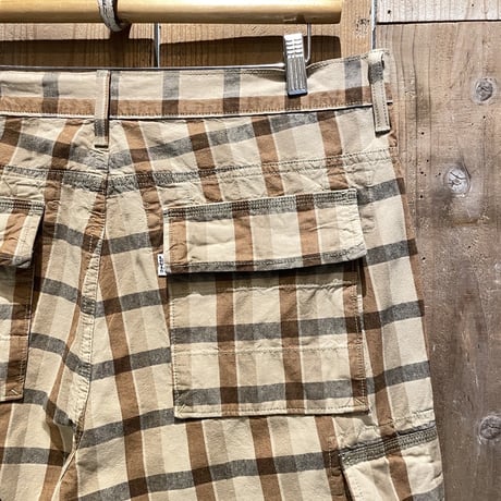 Levi’s Cotton Cargo Check Shorts