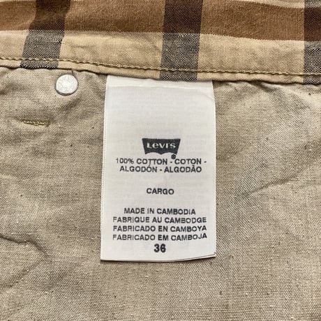 Levi’s Cotton Cargo Check Shorts