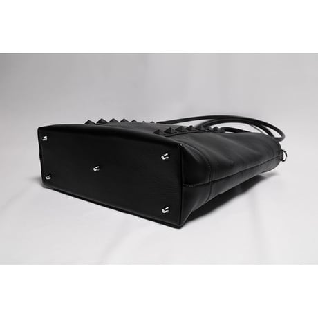 Leather Medium Tote Bag 001 / Pyramid Spots Design