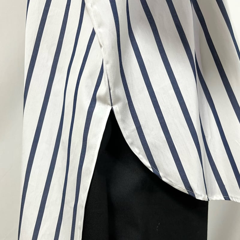 SH-7264 プリーツヨークの前後差シャツ 白ストライプ(020