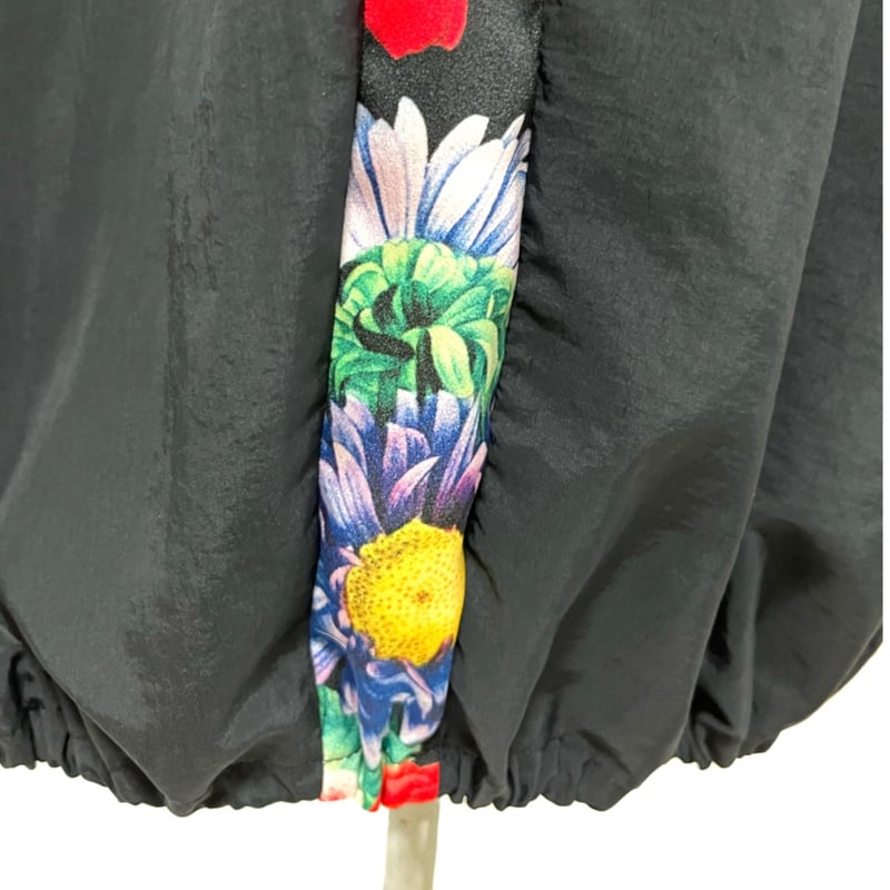 SK-7878 サイドラインのバルーンスカート ブラック×花（910） | helter