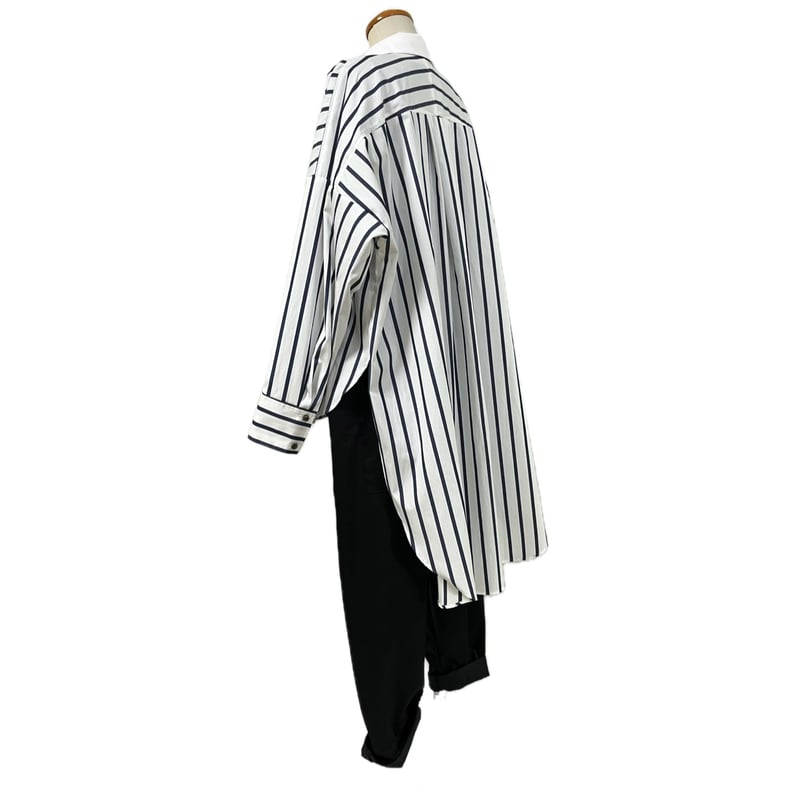 SH-7264 プリーツヨークの前後差シャツ 白ストライプ(020