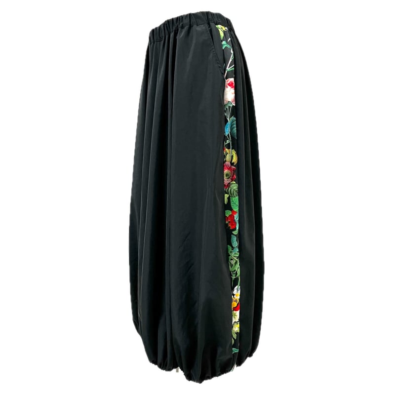 SK-7878 サイドラインのバルーンスカート ブラック×花（910） | helter