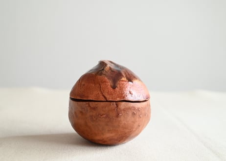 陶芸家「能登実登利」蓋もの｜1点