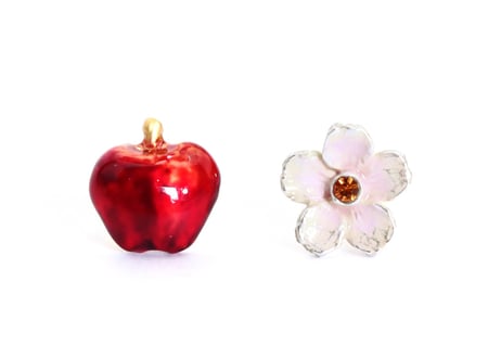 PalnartPoc｜  花とりんご　ピアス