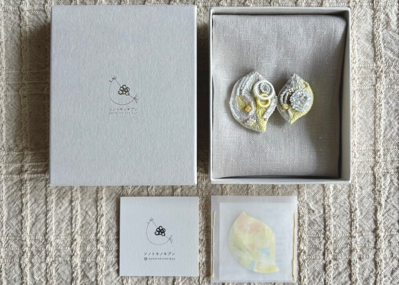 ソノトキノキブン｜イロドリ 花びらbird 耳飾り（イヤリング）／レモン