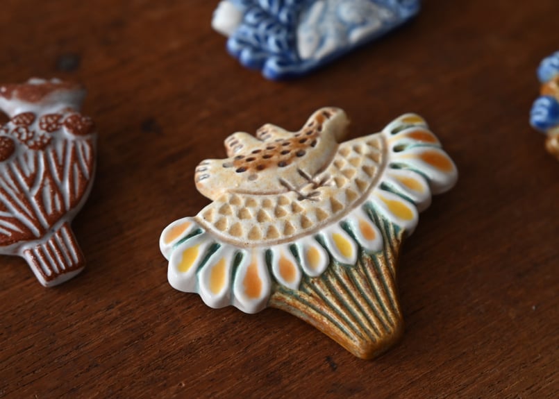 イスラエル｜Bilberry Forest｜陶器ブローチ | 雑貨と作家もの リリ