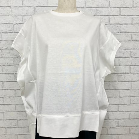 ゆったりシルエットTシャツ