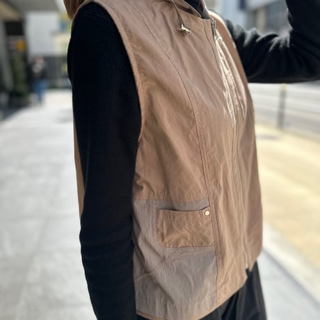 ジップナイロンベスト