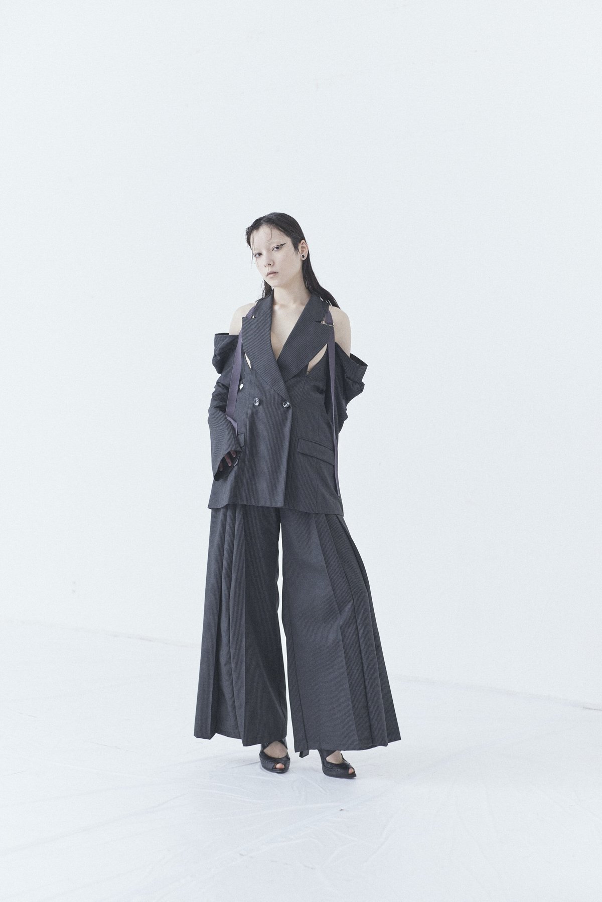 SHIROMA 23-24A/W open shoulder peaked lapel jac