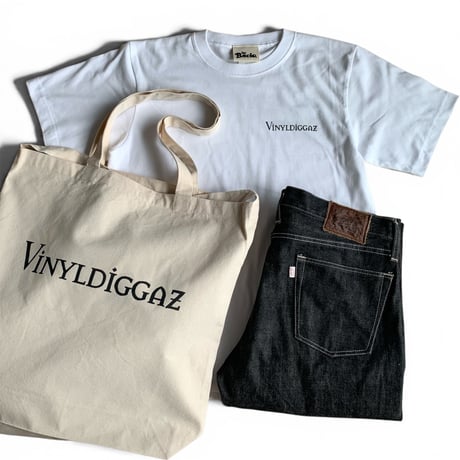 BACIO./VINYL DIGGAZ TEE_ WHITE