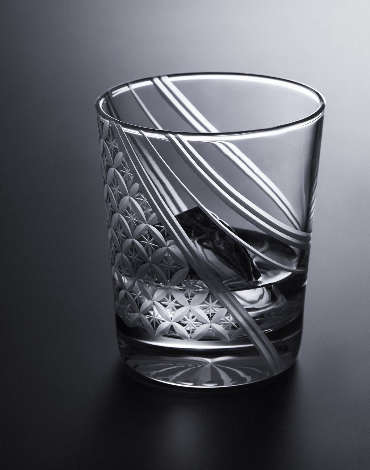 七宝柄　黒　切子グラス　未使用品 羽衣- 東京切子(花切子）ロックグラス 輝七宝 | 東京切子KILIKO