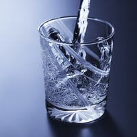羽衣- 東京切子(花切子）ロックグラス　菊つなぎ
