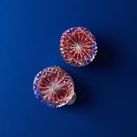 東京切子イヤリング　菊　ライト金赤・ゴールド（クリップ）
