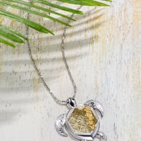 KILIKO　JEWELRY（東京切子）　×　ハワイアンジュエリー 　ネックレス　ホヌ　麻乃葉　アンバー
